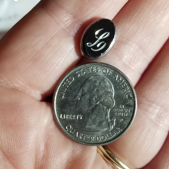 Relisted -Vintage letter L tie tack pin silver tone alphabet monogram - Picture 11 of 11